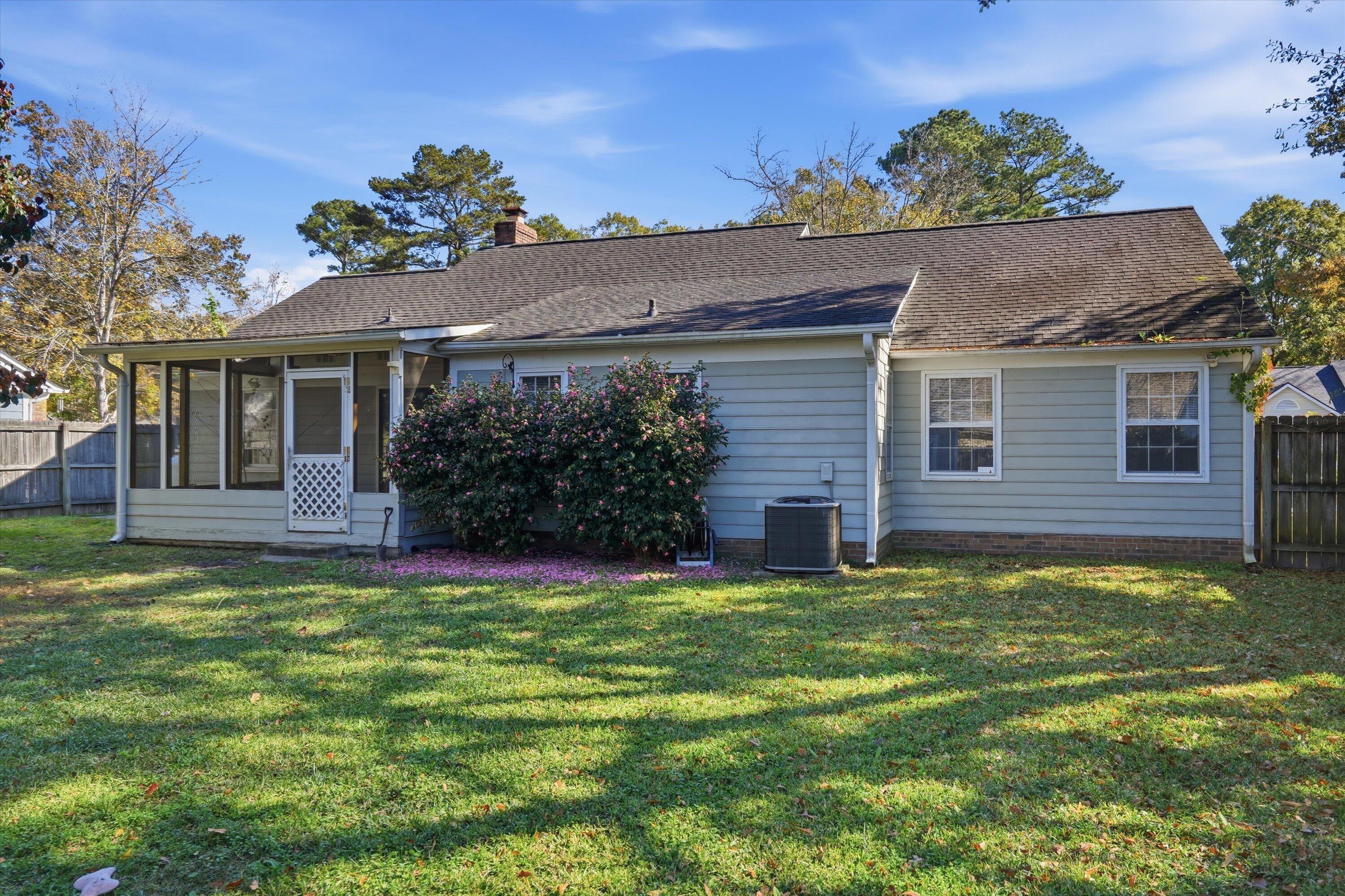122 Towne Square Road Summerville, SC 29485 - Photo 14 of 22 Large Yard