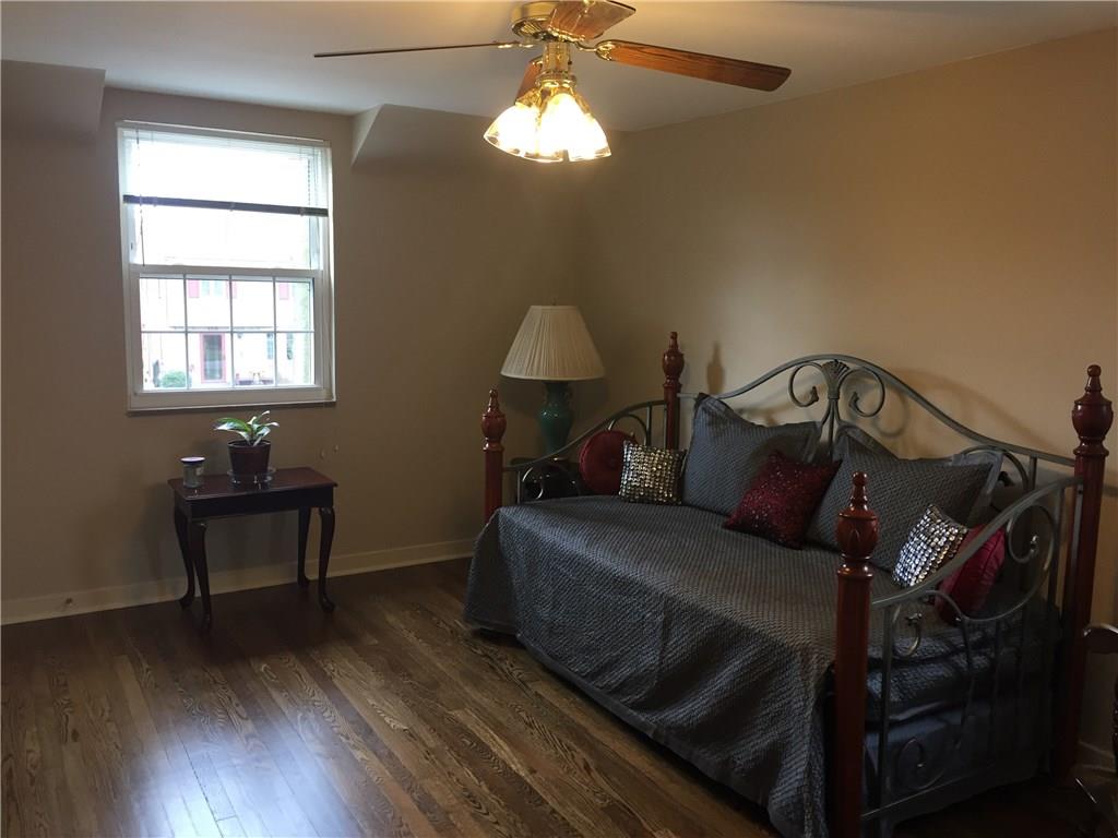 313 Old Farm Road Pittsburgh, PA 15228 - Photo 16 of 25 Gallery Image 16