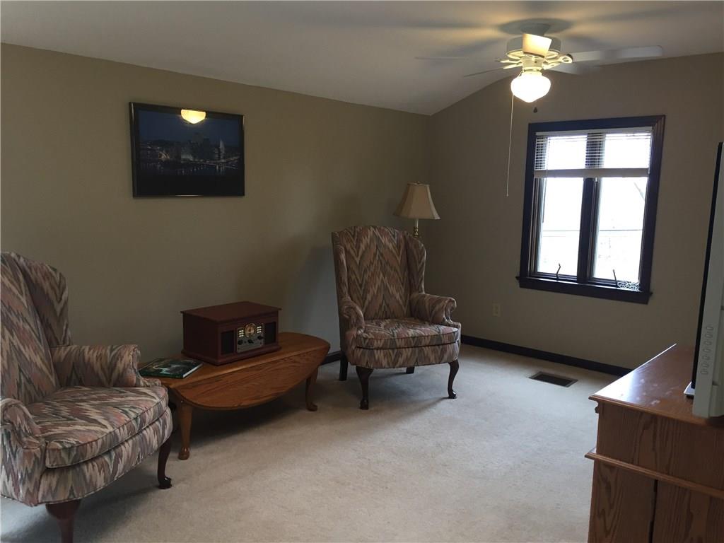 313 Old Farm Road Pittsburgh, PA 15228 - Photo 17 of 25 Gallery Image 17