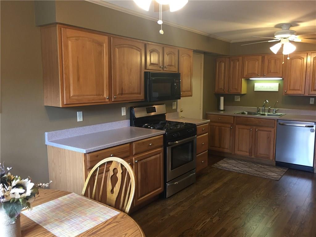 313 Old Farm Road Pittsburgh, PA 15228 - Photo 8 of 25 Gallery Image 8