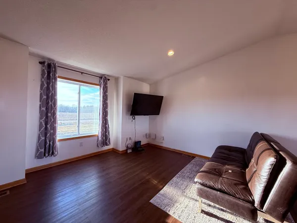 $409,999 | 47575 Falcon Avenue, Rush City, MN 55069