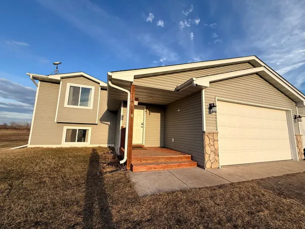 $409,999 | 47575 Falcon Avenue, Rush City, MN 55069