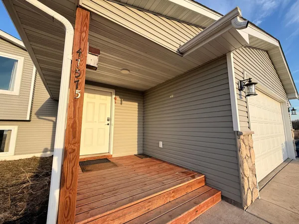 $409,999 | 47575 Falcon Avenue, Rush City, MN 55069