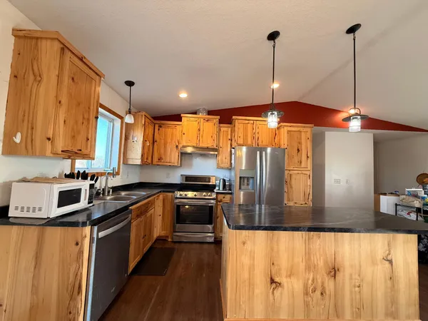 $409,999 | 47575 Falcon Avenue, Rush City, MN 55069