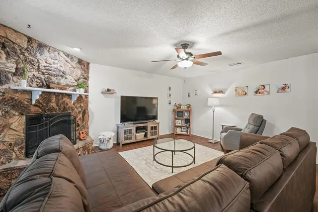 $359,000 | 2917 Highgate Lane, Bedford, TX 76021