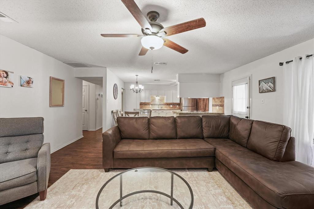 2917 Highgate Lane Bedford, TX 76021 - Photo 9 of 28