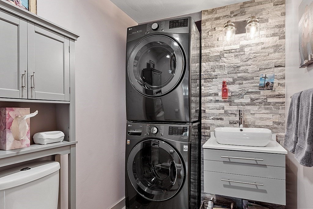 68 East Bluff Road, Unit 68 Ashland, MA 01721 - Photo 8 of 32 Gallery Image 8
