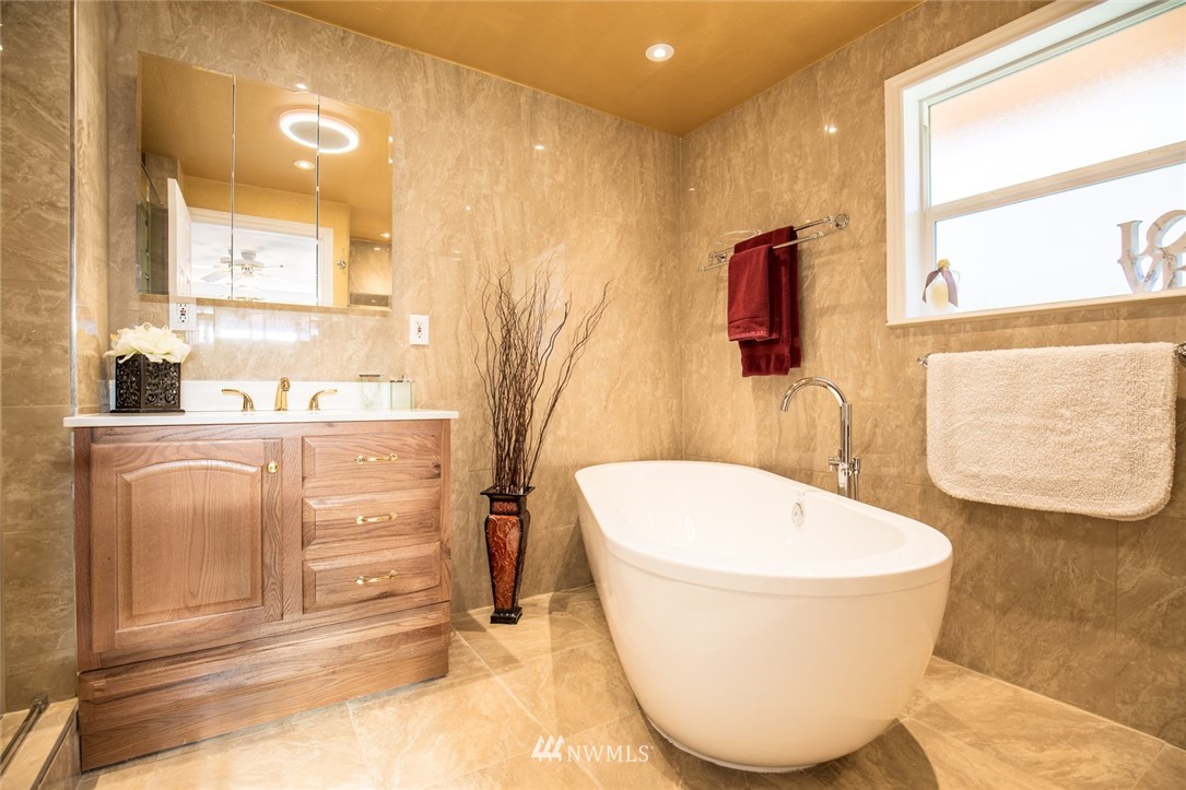 17028 3rd Place West Bothell, WA 98012 - Photo 17 of 25