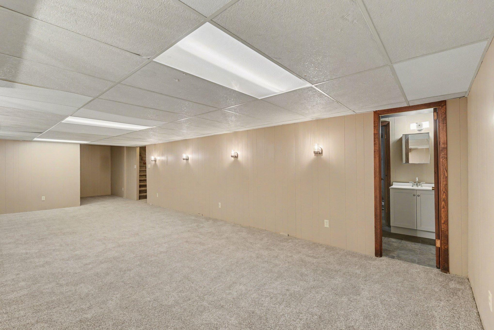 801 6th Avenue Southeast Pipestone, MN 56164 - Photo 28 of 37