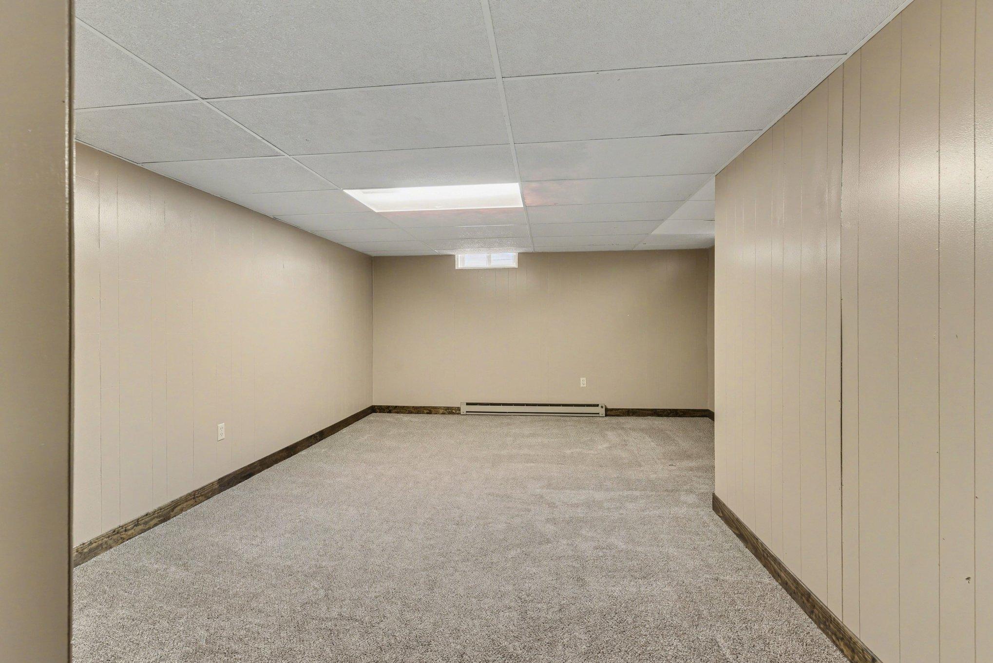 801 6th Avenue Southeast Pipestone, MN 56164 - Photo 29 of 37