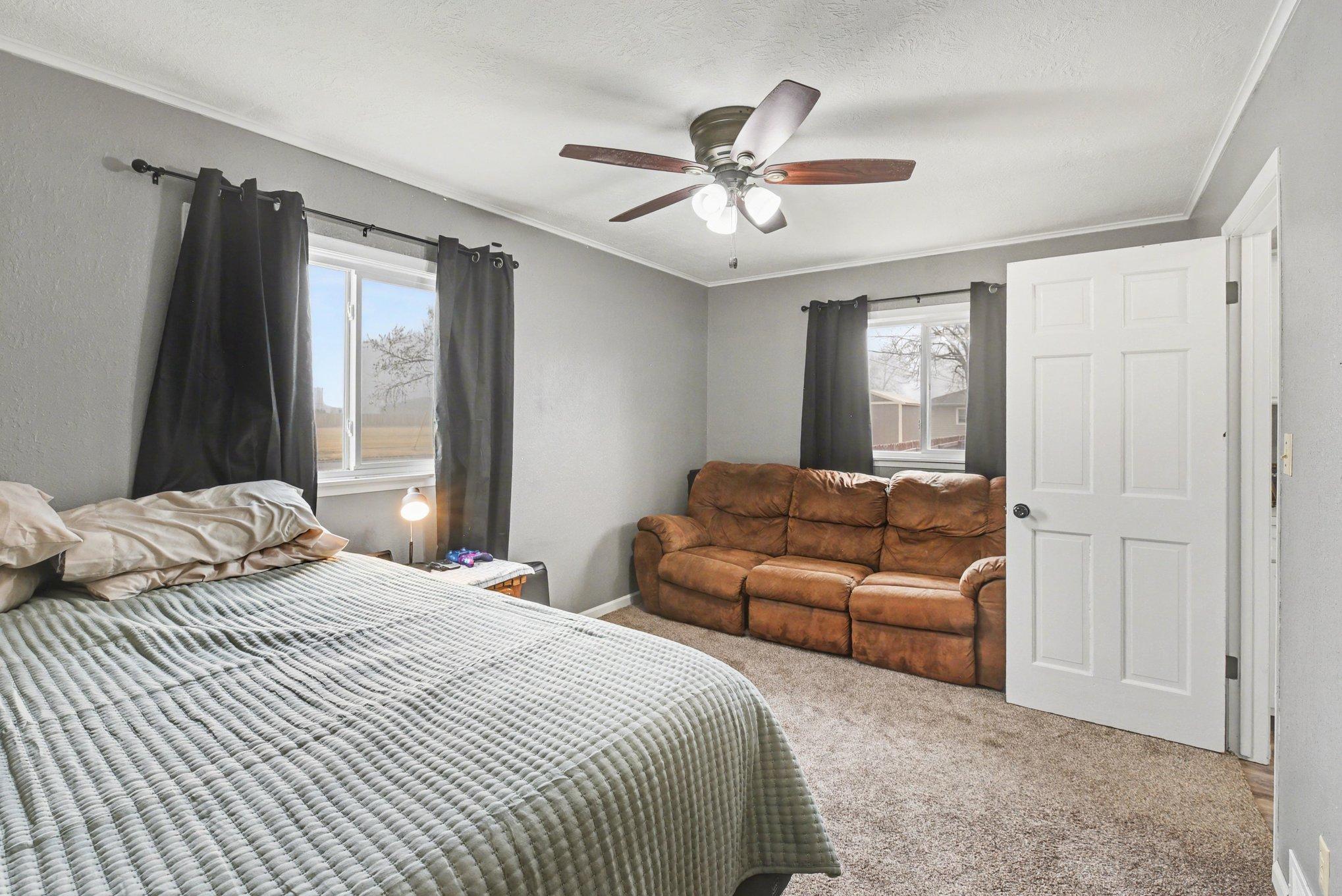 801 6th Avenue Southeast Pipestone, MN 56164 - Photo 33 of 37