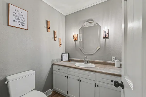 $363,500 | 801 6th Avenue Southeast, Pipestone, MN 56164