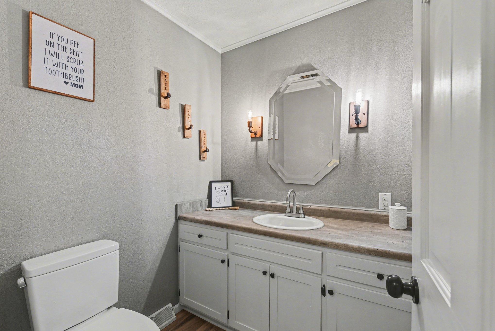 801 6th Avenue Southeast Pipestone, MN 56164 - Photo 35 of 37