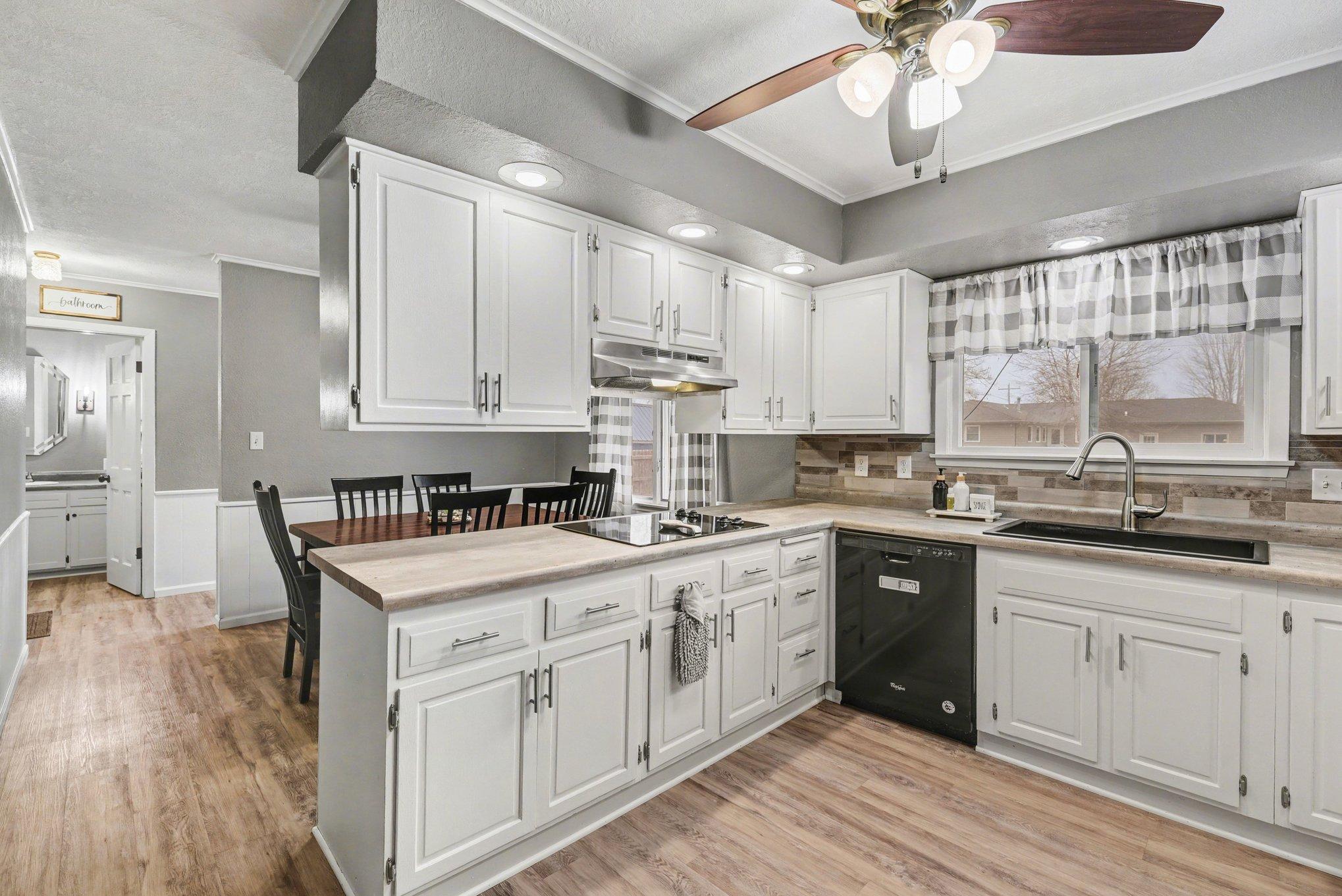 801 6th Avenue Southeast Pipestone, MN 56164 - Photo 7 of 37