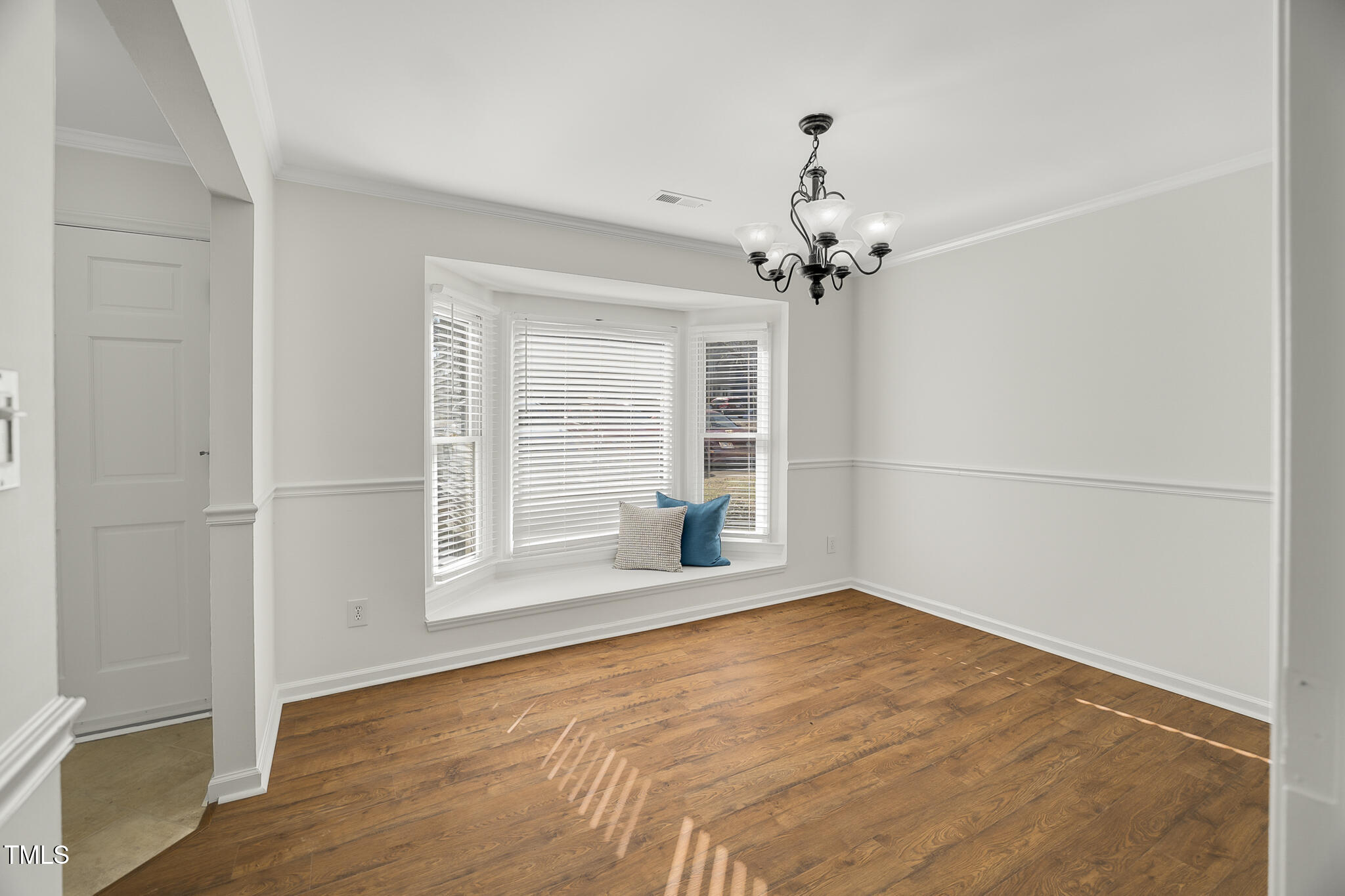 5638 Hamstead Crossing Raleigh, NC 27612 - Photo 3 of 41 06-P1257236