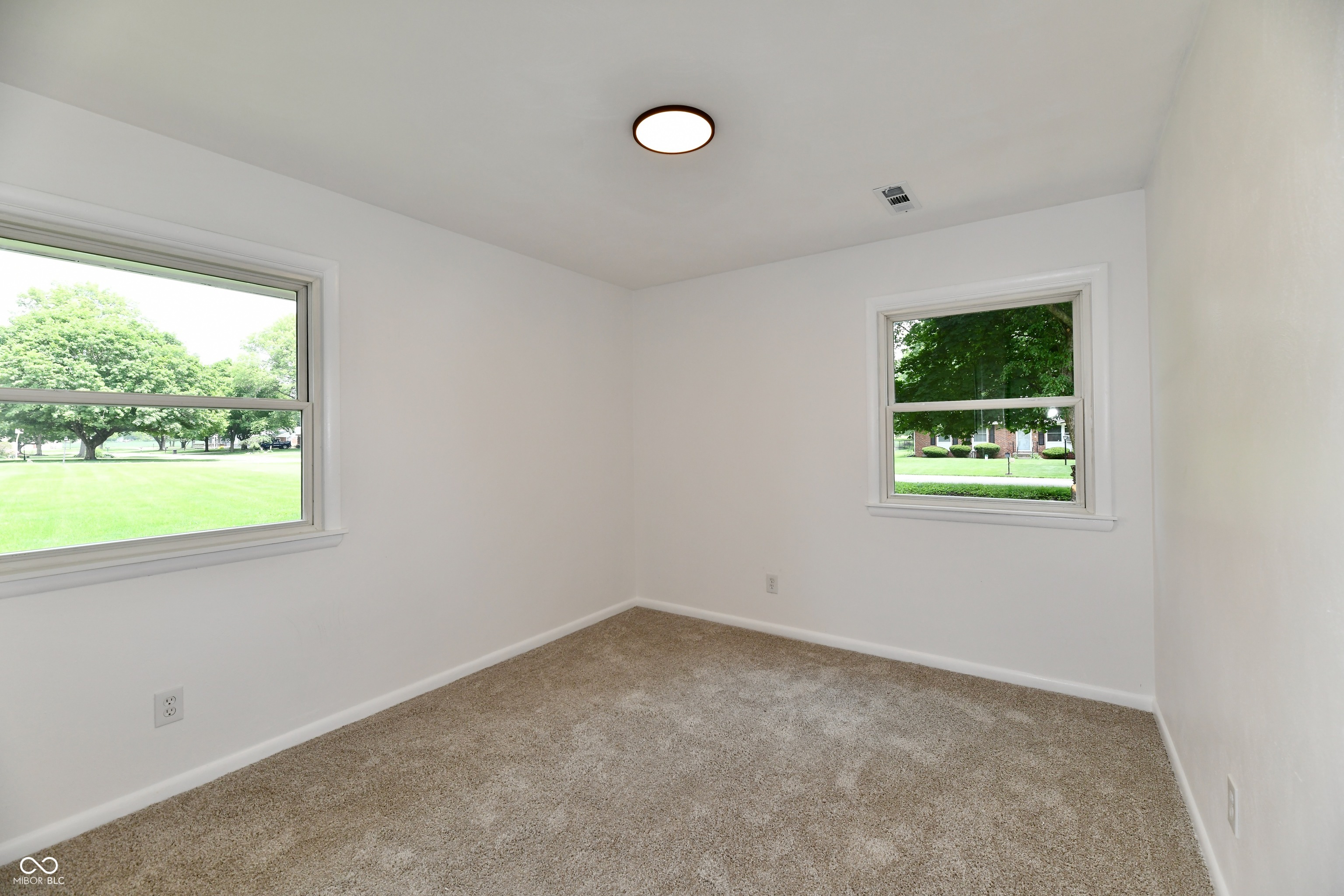 1005 Cardinal Way Anderson, IN 46011 - Photo 25 of 32