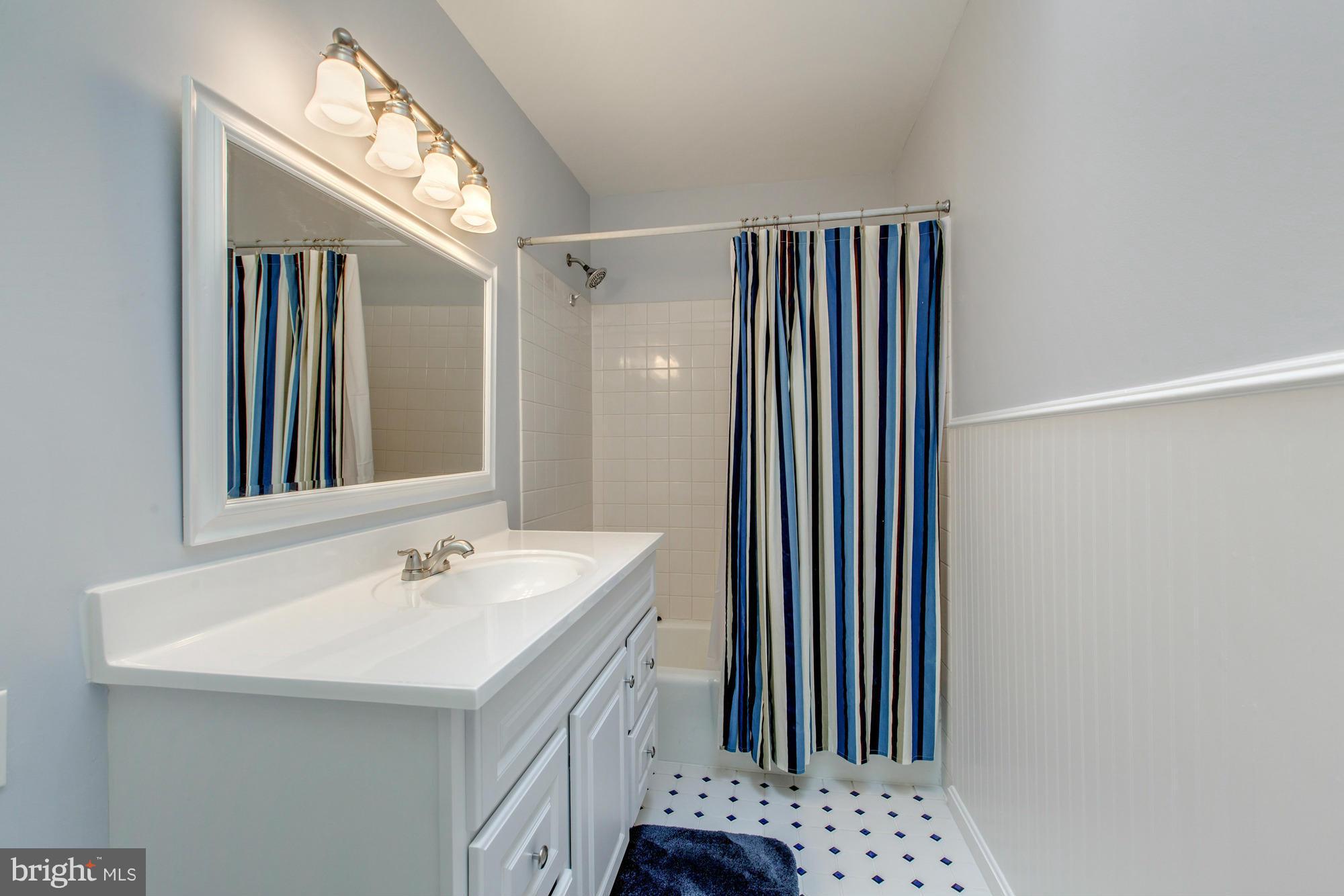 1216 Portner Road Alexandria, VA 22314 - Photo 16 of 27 Bath