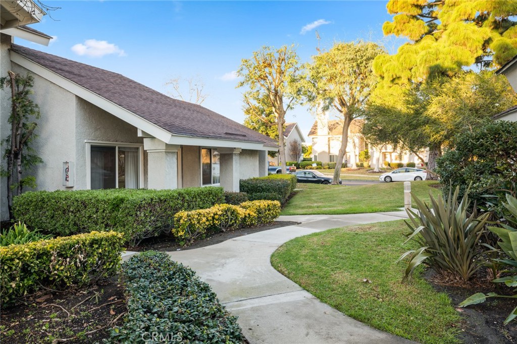 3 Mirror, Unit 40 Irvine, CA 92604 - Photo 2 of 20