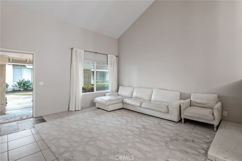 3 Mirror, Unit 40 Irvine, CA 92604 - Photo 3 of 20