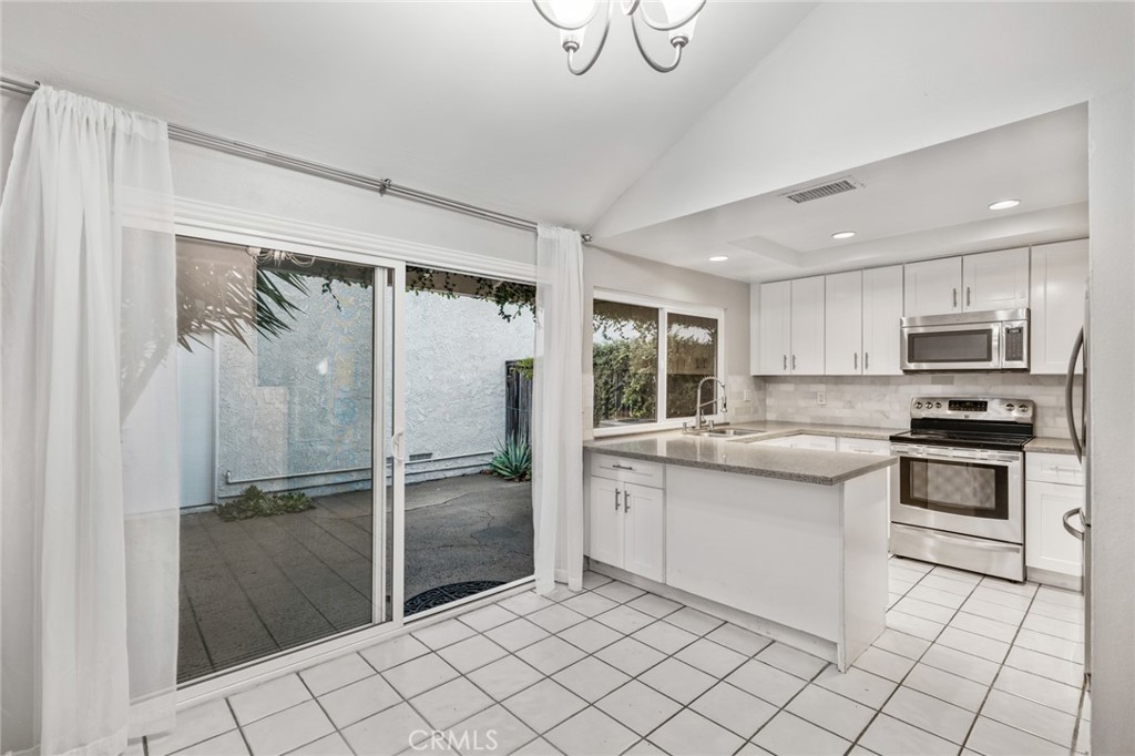 3 Mirror, Unit 40 Irvine, CA 92604 - Photo 5 of 20