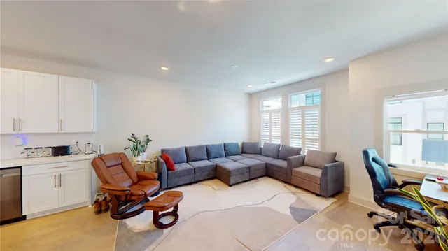 $555,000 | 1025 Wesley Terrace Avenue, Charlotte, NC 28208