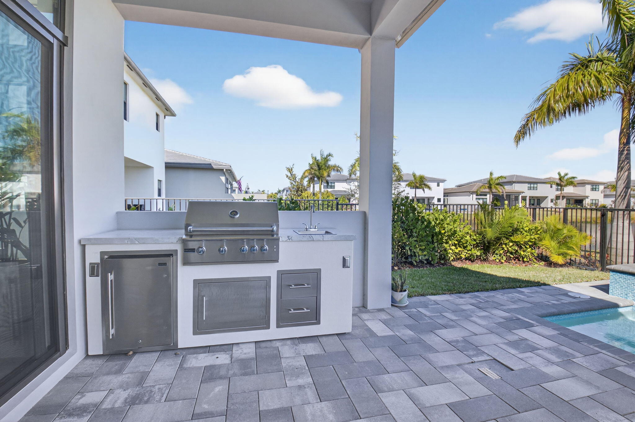 20370 Whistling Straits Way Boca Raton, FL 33434 - Photo 27 of 40 a view of a kitchen with a stove