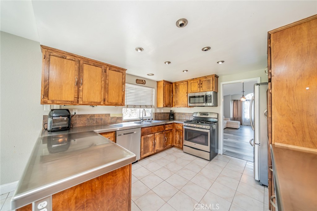 6744 Mission Grove Riverside, CA 92506 - Photo 19 of 53