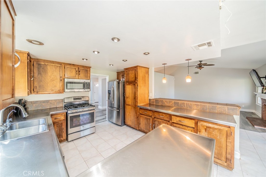 6744 Mission Grove Riverside, CA 92506 - Photo 20 of 53
