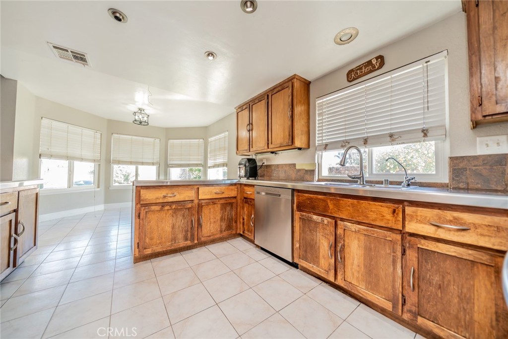 6744 Mission Grove Riverside, CA 92506 - Photo 22 of 53