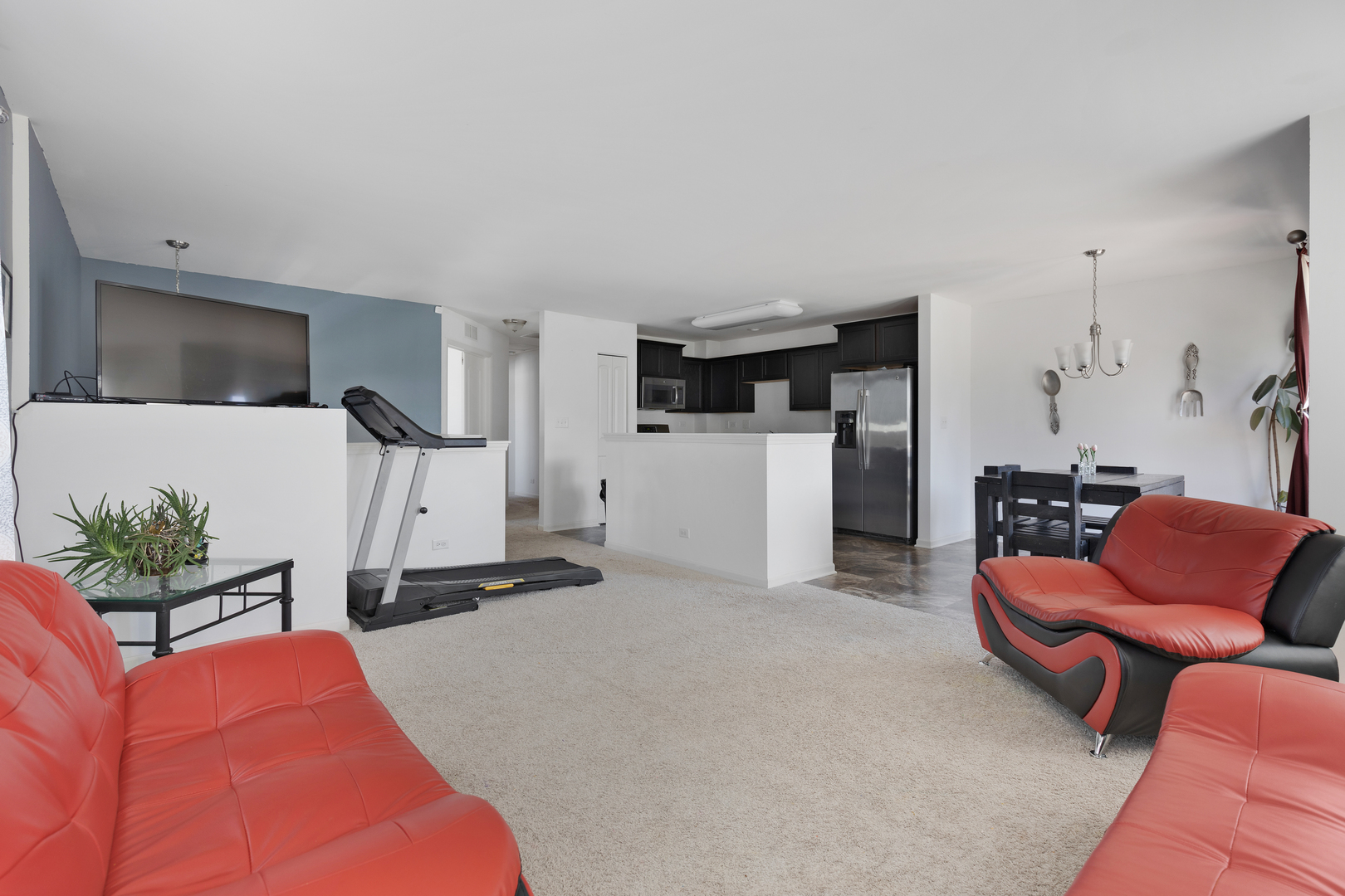 1651 Ruby Drive Pingree Grove, IL 60140 - Photo 6 of 26 a living room with furniture and kitchen view