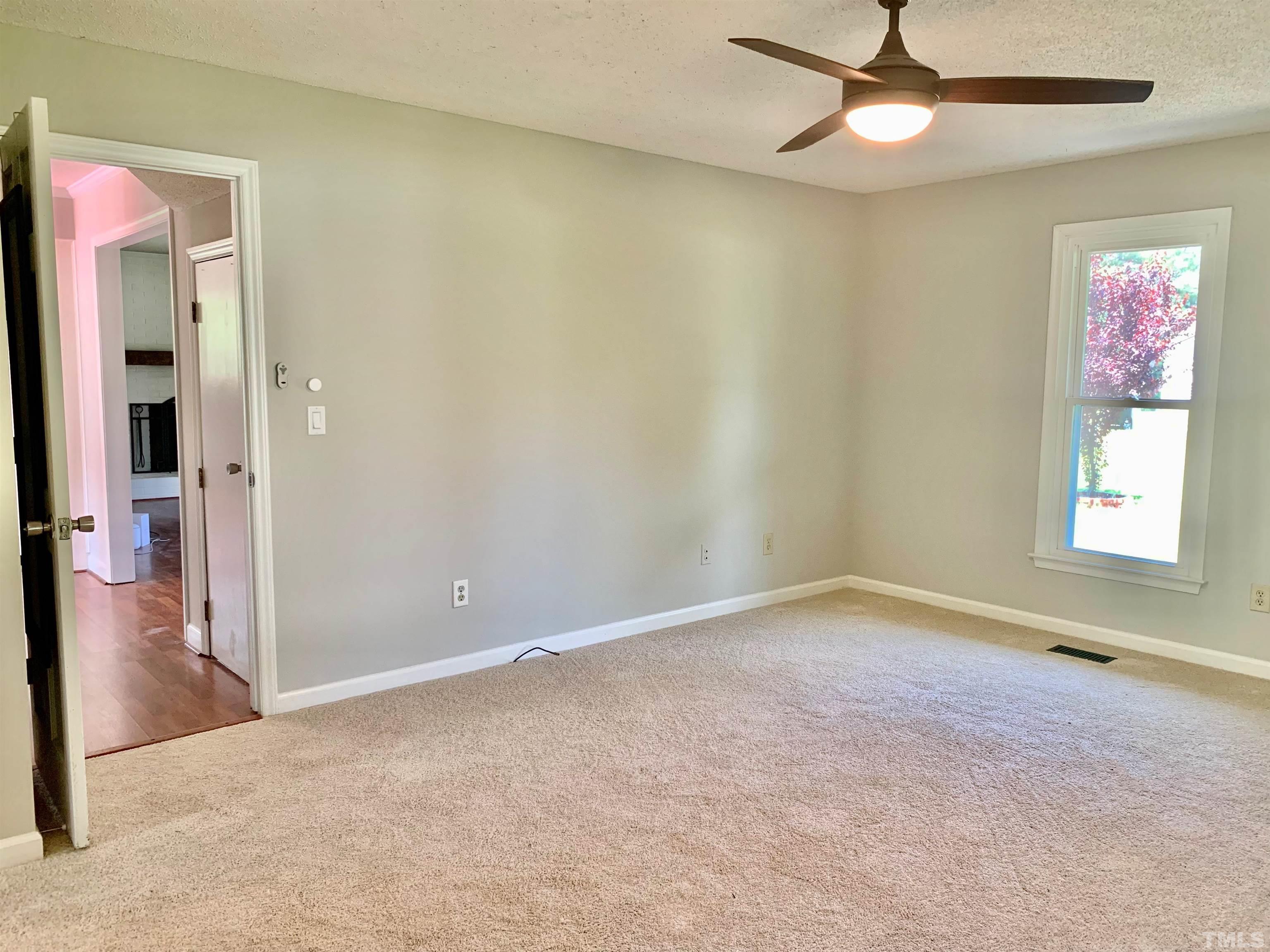 696 Corbett Road Clayton, NC 27520 - Photo 8 of 28 Gallery Image 8