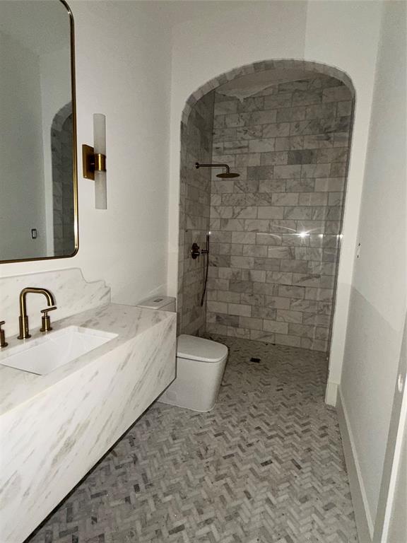 3830 Dunhaven Road Dallas, TX 75220 - Photo 10 of 26 Full bathroom for office or 6th bedroom