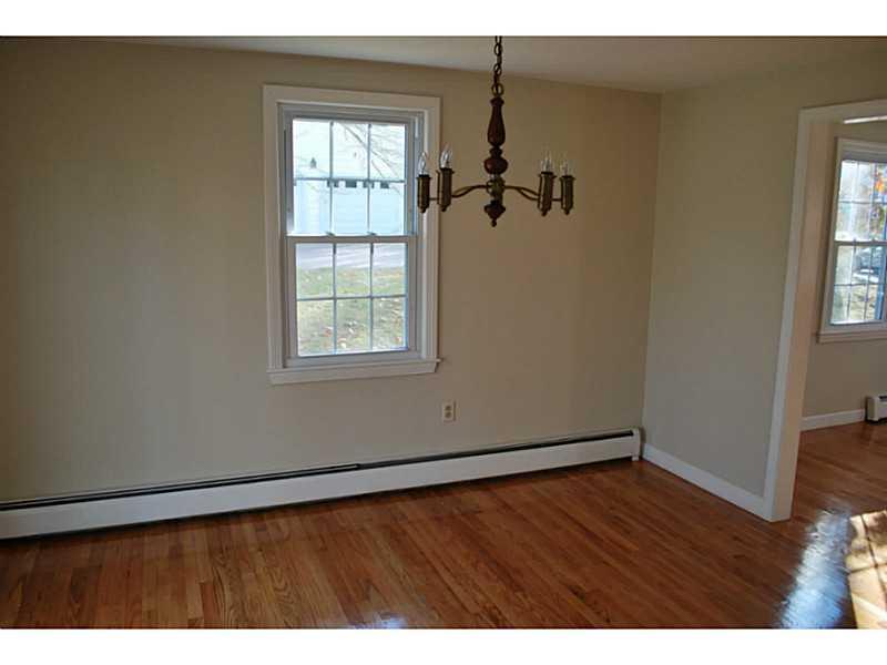 17 Fieldstone Road Cape Elizabeth, ME 04107 - Photo 12 of 34 Dining Room.