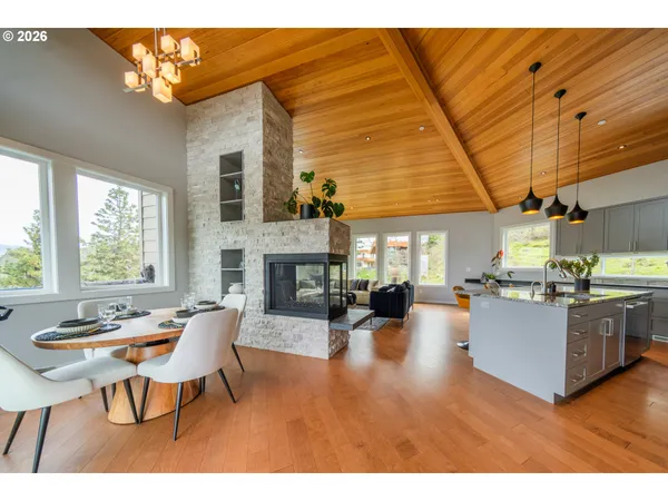 $2,050,000 | 400 Maya Way, Mosier, OR 97040