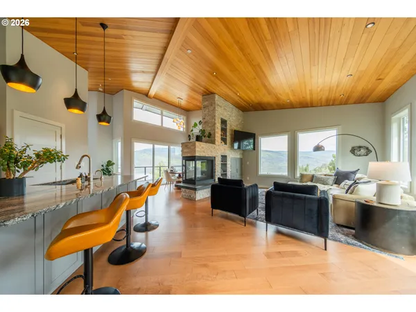 $2,050,000 | 400 Maya Way, Mosier, OR 97040