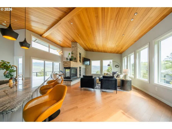 $2,050,000 | 400 Maya Way, Mosier, OR 97040