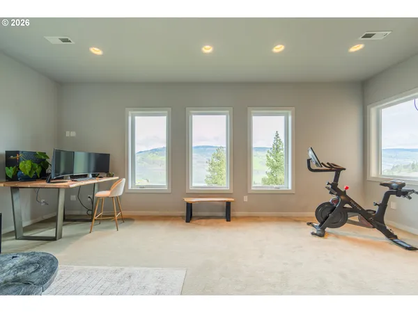 $2,050,000 | 400 Maya Way, Mosier, OR 97040