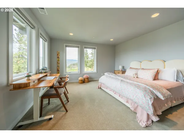 $2,050,000 | 400 Maya Way, Mosier, OR 97040