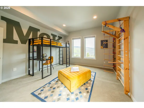 $2,050,000 | 400 Maya Way, Mosier, OR 97040