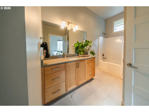 $2,050,000 | 400 Maya Way, Mosier, OR 97040