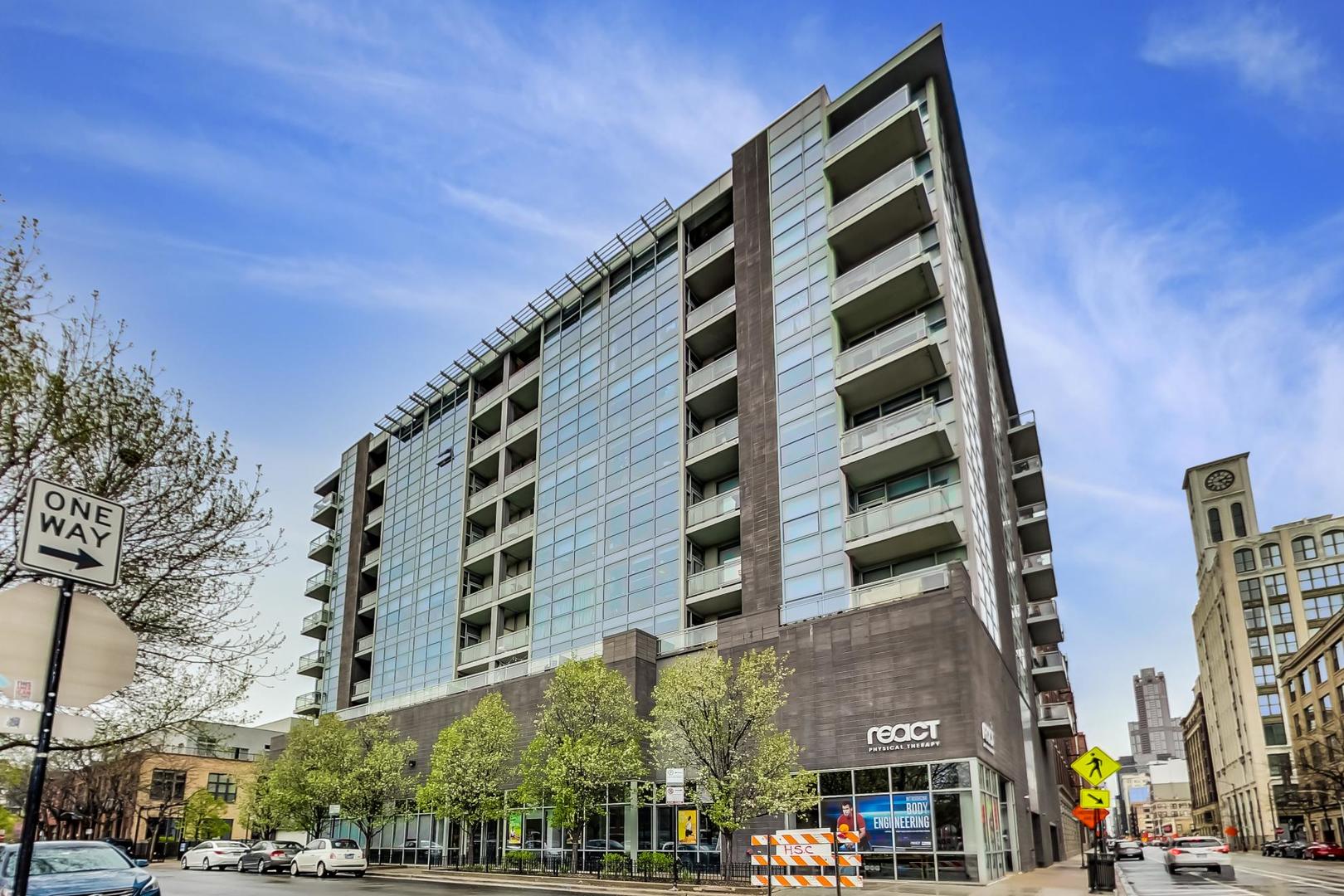 225 South Sangamon Street, Unit 809 Chicago, IL 60607 - Photo 3 of 34 a front view of a building