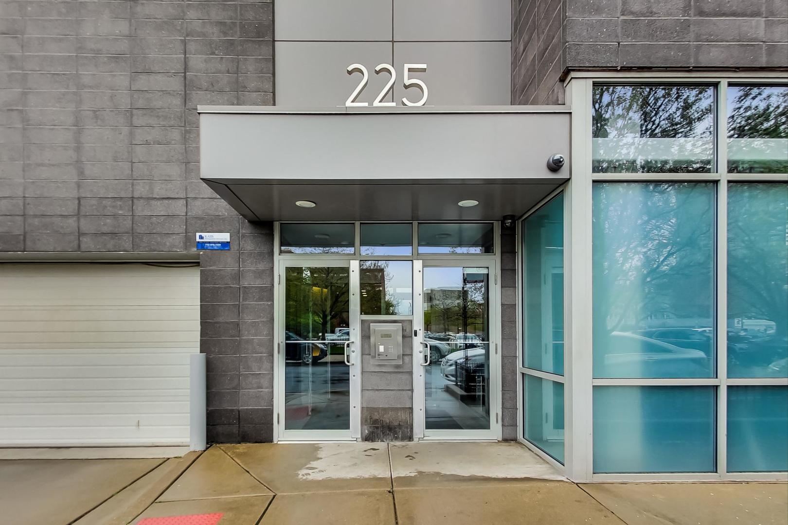 225 South Sangamon Street, Unit 809 Chicago, IL 60607 - Photo 4 of 34