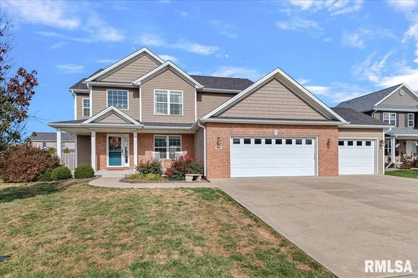 $435,000 | 905 Boxwood Court, Chatham, IL 62629