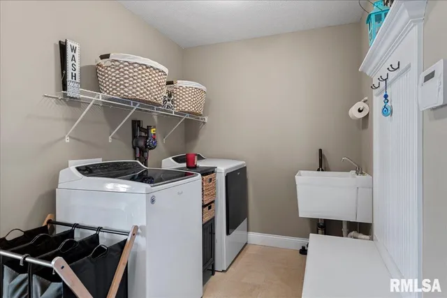 $439,900 | 905 Boxwood Court, Chatham, IL 62629