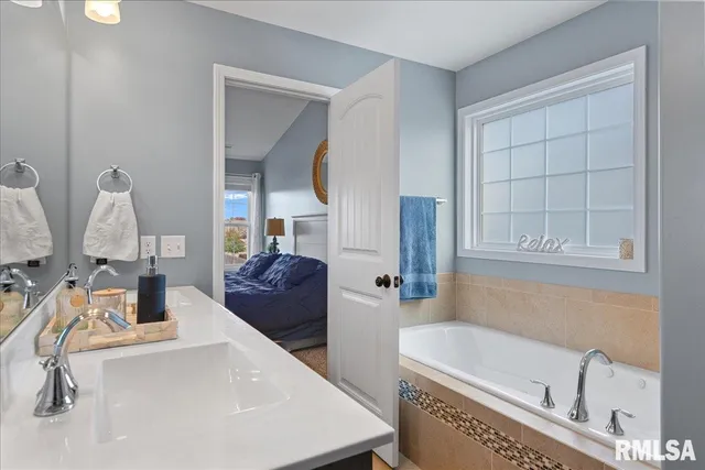 $439,900 | 905 Boxwood Court, Chatham, IL 62629