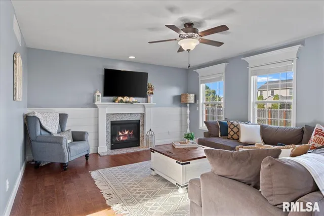 $439,900 | 905 Boxwood Court, Chatham, IL 62629