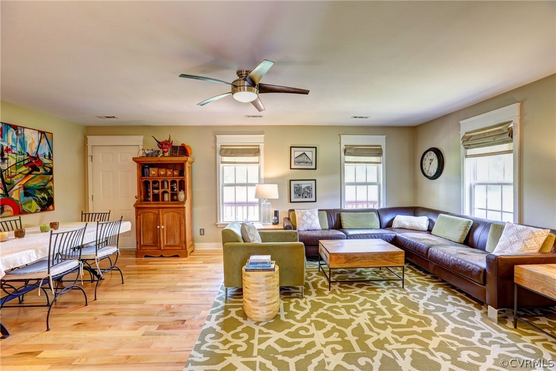 5226 North Warriner Road Richmond, VA 23231 - Photo 11 of 50 a living room with furniture and a window