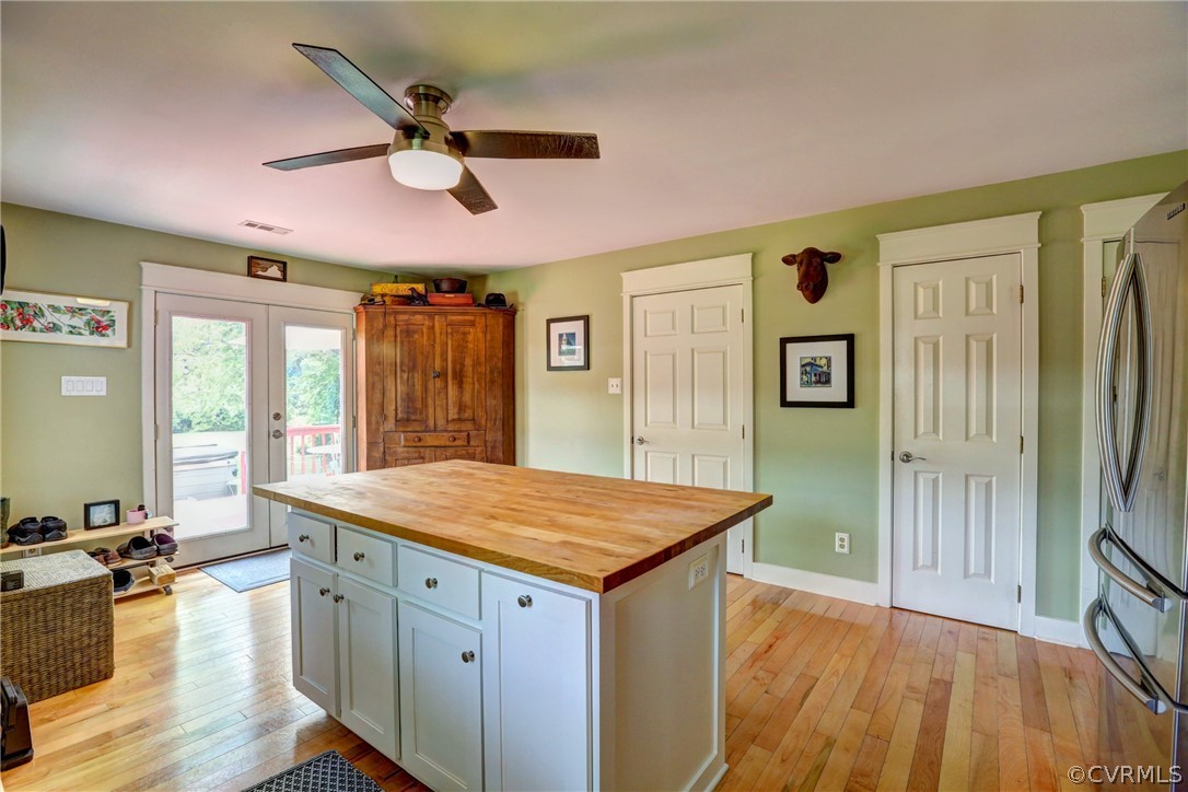 5226 North Warriner Road Richmond, VA 23231 - Photo 20 of 50 a view of a kitchen and wooden floor