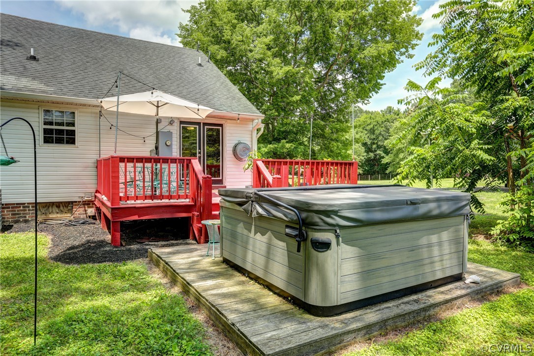 5226 North Warriner Road Richmond, VA 23231 - Photo 30 of 50 a view of a deck with a patio