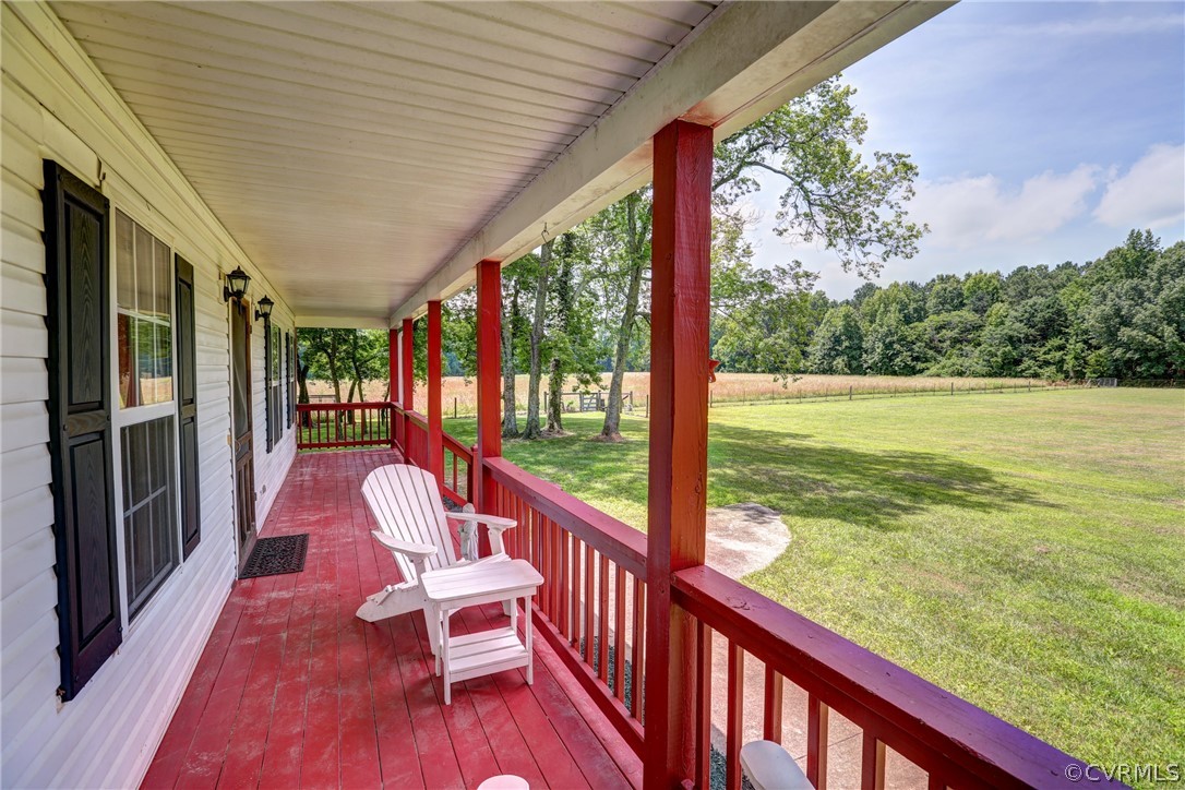 5226 North Warriner Road Richmond, VA 23231 - Photo 7 of 50 a view of a two chair in balcony